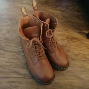 🌠FINAL PRICE DROP🌠Doc Martens Pascal